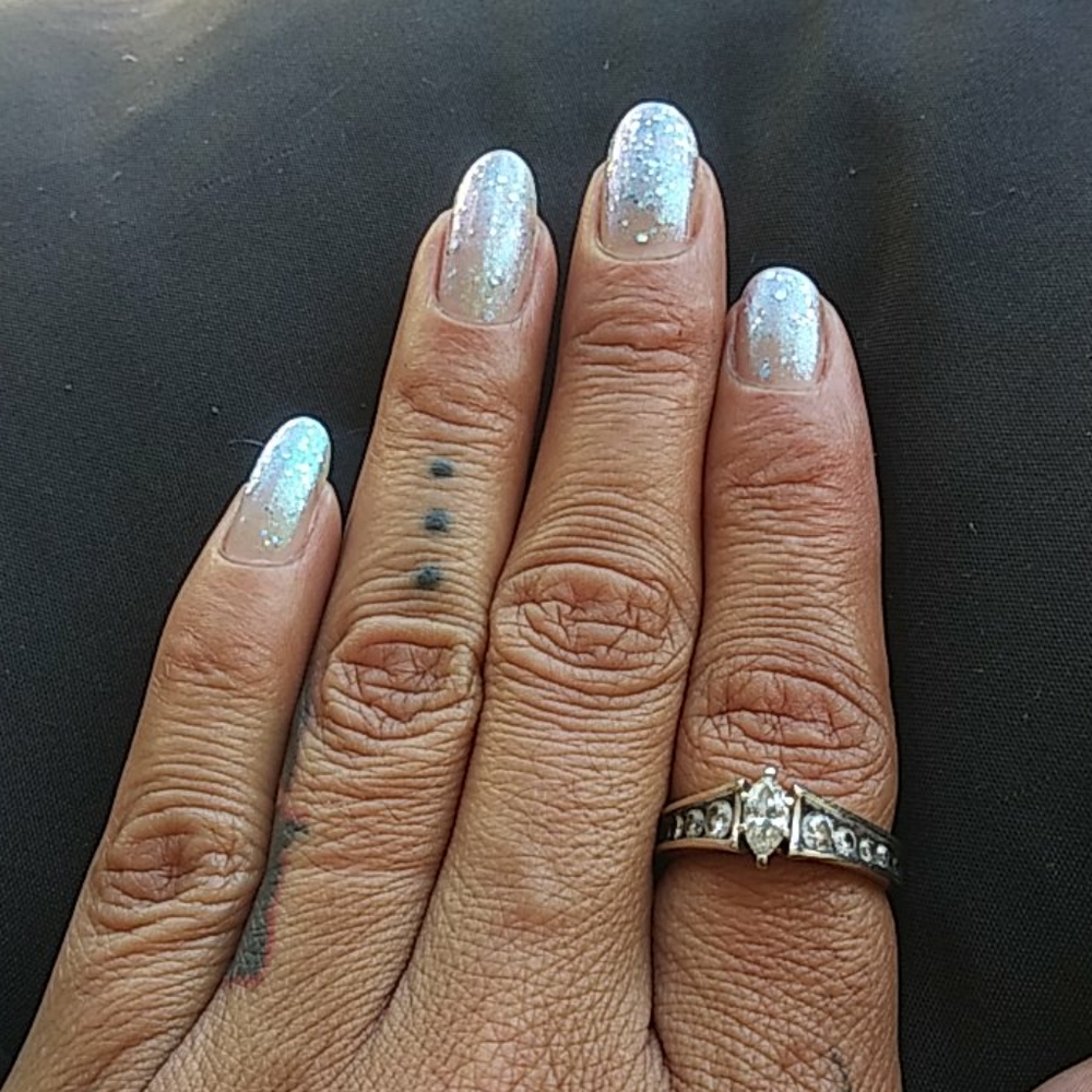 Engagement ring - Picture 3 of 4
